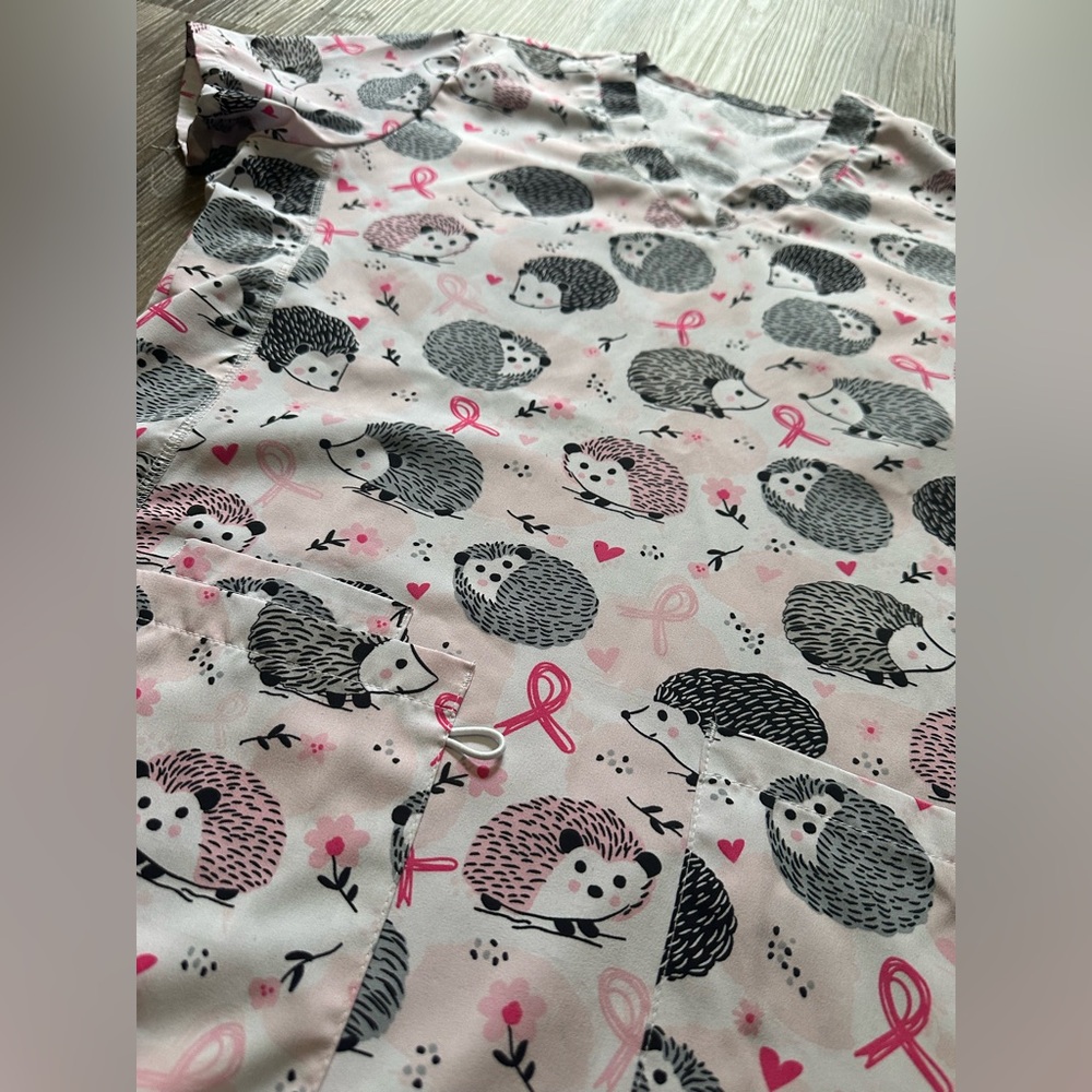 Fun scrub top - Picture 2 of 5